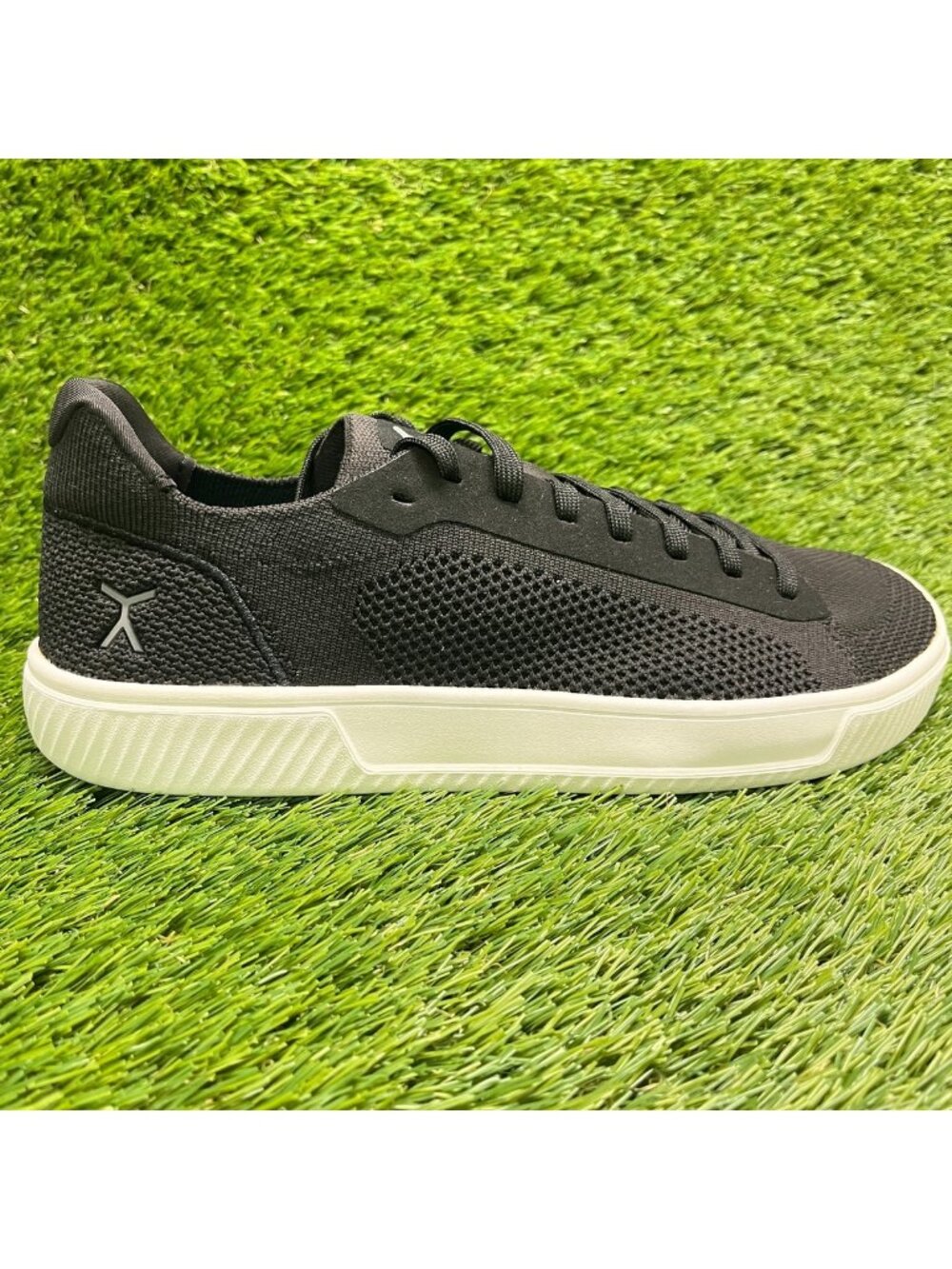 Flux Footwear Adapt Trainer Black White Mens Size 10.5 Athletic Shoes Sneakers
